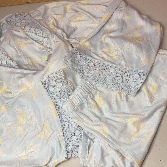 Pretty robe & pajama 3 piece set NWT! Jessica Simpson size XL - Picture 16 of 16